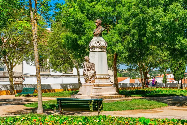 Evora, Portekiz, 26 Mayıs 2022: Şehrin gerçek merkezi, şu anda UNESCO 'nun Dünya Mirası bölgesi, Roma harabelerinden Manueline mimarisine kadar her şeyi gösteren çeşitli etkilerin canlı bir kanıtı..