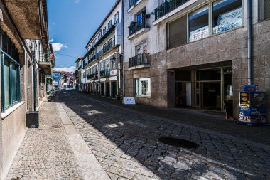Amarante, Portekiz, Mayıs 06, 2024: Portekiz 'in kuzeyinde, Porto bölgesinde bulunan güzel bir kasabadır. Tamega Nehri boyunca uzanır ve Porto 'nun yaklaşık 60 kilometre doğusundadır..