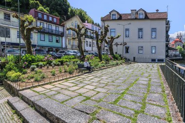 Amarante, Portekiz, Mayıs 06, 2024: Portekiz 'in kuzeyinde, Porto bölgesinde bulunan güzel bir kasabadır. Tamega Nehri boyunca uzanır ve Porto 'nun yaklaşık 60 kilometre doğusundadır..