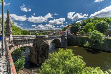 Amarante, Portekiz Mayıs 06, 2024: Ponte de So Gonalo (Saint Gonalo Köprüsü), Douro Nehri 'nin bir kolu olan Tmega Nehri' ni geçer..