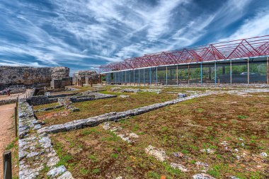 Coimbra, Portekiz 7 Mayıs 2024: Bu Conmbriga kalıntıları Portekiz 'de kazılmış en büyük Roma yerleşimlerinden biridir ve 1910 yılında bir Ulusal Anıt olarak sınıflandırılmıştır..
