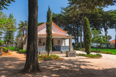 Cascais, Portekiz 20 Nisan 2024: Castro Guimaraes Müzesi Cascaiss Müzesi Mahallesi 'nde en önemli ve simgesel müzelerin bulunduğu bir bölgedir.. 