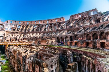 Roma, İtalya Sep 28, 2009: Roma Kolezyum yeraltı tünelleri ve odaları etkinlikler, ev hayvanları ve gladyatörler için kullanıldı.