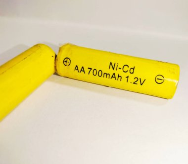 Ni-Cd AA Şarj edilebilir Batarya 1.2V 700mAh beyaz arka planda