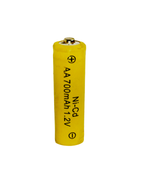 Sarı AA Ni-Cd 700mAh 1.2V şarj edilebilir pil ve şeffaf arkaplan. Elektronik, enerji, pille ilgili çizimler veya pil gerektiren tasarım projeleri için idealdir.