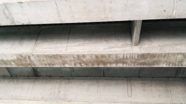 Üstgeçitin altında gerçek görüntü.