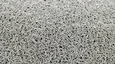 Kaba desenli gri paspas.