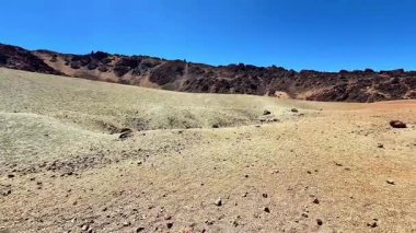 Uçsuz bucaksız, kurak, kuru toprak ve kayalık araziler, çeşitli doğa araştırmaları için idealdir.
