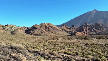 Teide Ulusal Parkı 'nın nefes kesici, nefes kesici volkanik arazisini keşfedin.