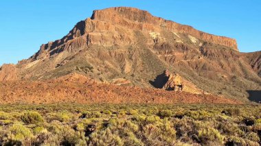Nefes kesici bir çöl manzarası göz alıcı renkler ve doğal güzellikler sergiliyor.