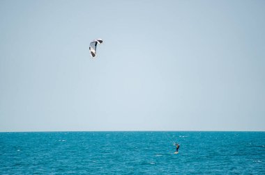 Bugaria 'da denizde uçurtma.