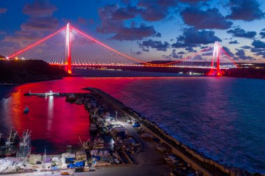 Beykoz, İstanbul 'da bulunan Yavuz Sultan Selim Köprüsü akşam saatlerinde İHA ile görüntülendi.