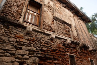 Karşılaştığım en ilginç yıkılmış duvarlar, eski evler ve binalar..