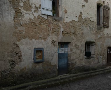 Karşılaştığım en ilginç yıkılmış duvarlar, eski evler ve binalar..