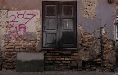 Karşılaştığım en ilginç yıkılmış duvarlar, eski evler ve binalar..