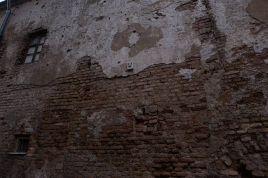 Karşılaştığım en ilginç yıkılmış duvarlar, eski evler ve binalar..