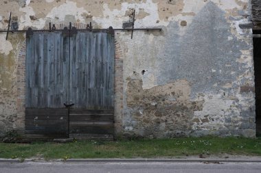 Karşılaştığım en ilginç yıkılmış duvarlar, eski evler ve binalar..