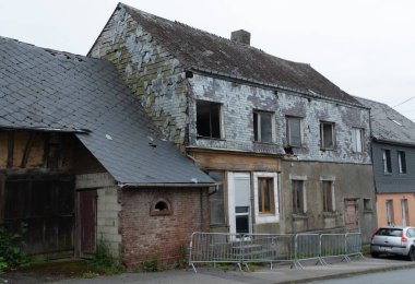 Karşılaştığım en ilginç yıkılmış duvarlar, eski evler ve binalar..