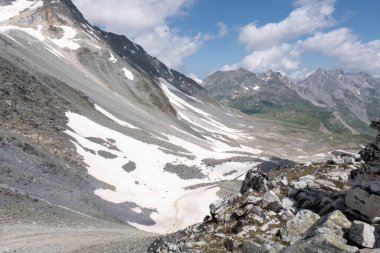 Alpler vadileri. Çoğunlukla Vanoise Vadisi, Fransa 'da çekildi. 7 günlük yürüyüş mesafesinde çekilmiş.. 