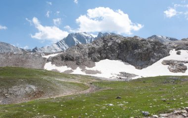 Alpler vadileri. Çoğunlukla Vanoise Vadisi, Fransa 'da çekildi. 7 günlük yürüyüş mesafesinde çekilmiş.. 