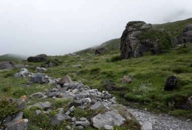 Alpler vadileri. Çoğunlukla Vanoise Vadisi, Fransa 'da çekildi. 7 günlük yürüyüş mesafesinde çekilmiş.. 