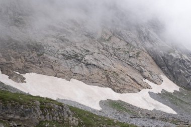 Alpler vadileri. Çoğunlukla Vanoise Vadisi, Fransa 'da çekildi. 7 günlük yürüyüş mesafesinde çekilmiş.. 