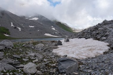 Alpler vadileri. Çoğunlukla Vanoise Vadisi, Fransa 'da çekildi. 7 günlük yürüyüş mesafesinde çekilmiş.. 