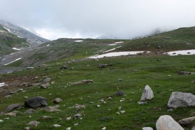 Alpler vadileri. Çoğunlukla Vanoise Vadisi, Fransa 'da çekildi. 7 günlük yürüyüş mesafesinde çekilmiş.. 