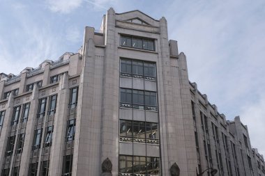 Art Deco bina cepheleri, geometrik dekorasyonlar, süsler ve daha fazlası. 20. yüzyılın başından itibaren mimarlık. Paris, Nice ve Brüksel 'de çekildi. Fransa ve Belçika.
