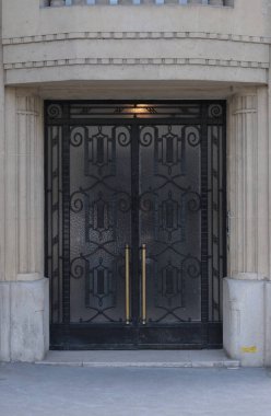 Art Deco bina cepheleri, geometrik dekorasyonlar, süsler ve daha fazlası. 20. yüzyılın başından itibaren mimarlık. Paris, Nice ve Brüksel 'de çekildi. Fransa ve Belçika.