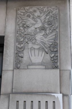 Art Deco bina cepheleri, geometrik dekorasyonlar, süsler ve daha fazlası. 20. yüzyılın başından itibaren mimarlık. Paris, Nice ve Brüksel 'de çekildi. Fransa ve Belçika.