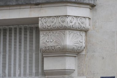Art Deco bina cepheleri, geometrik dekorasyonlar, süsler ve daha fazlası. 20. yüzyılın başından itibaren mimarlık. Paris, Nice ve Brüksel 'de çekildi. Fransa ve Belçika.
