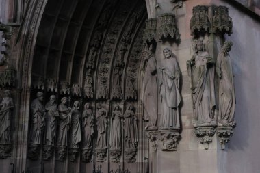 Gotik mimari tasarımı. Kilise cephesi.