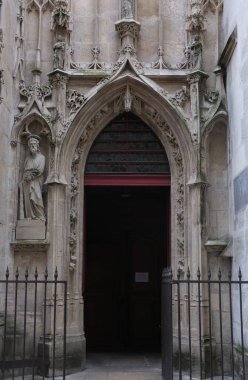 Gotik mimari tasarımı. Kilise cephesi.
