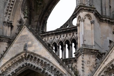 Gotik mimari tasarımı. Kilise cephesi.