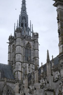 Notre Dame d 'Evreux' un Gotik Katedrali. Ön cephe ayrıntısı.