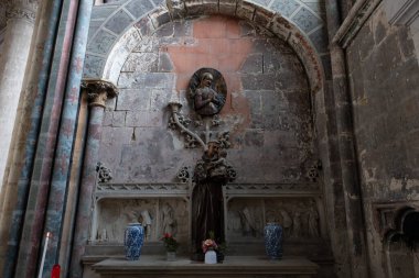 Gotik süsler. Fransa 'da birkaç Gotik anıtta çekilmiş. (Kiliseler ve binalar)