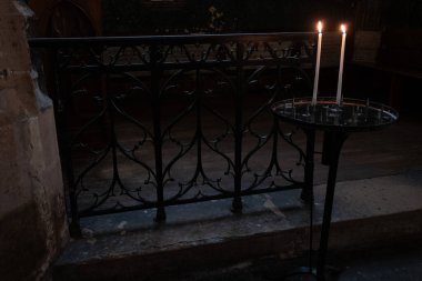 Gotik süsler. Fransa 'da birkaç Gotik anıtta çekilmiş. (Kiliseler ve binalar)