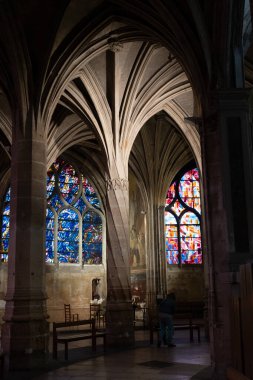 Gotik süsler. Fransa 'da birkaç Gotik anıtta çekilmiş. (Kiliseler ve binalar)