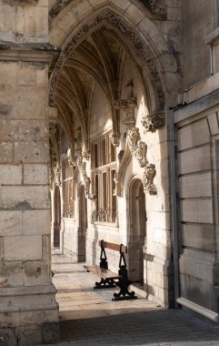 Gotik süsler. Fransa 'da birkaç Gotik anıtta çekilmiş. (Kiliseler ve binalar)