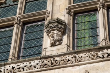 Gotik süsler. Fransa 'da birkaç Gotik anıtta çekilmiş. (Kiliseler ve binalar)