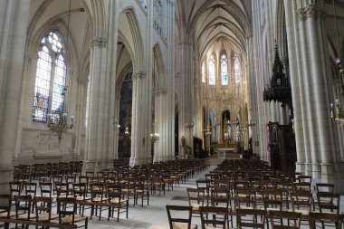 Fransız Kiliseleri ve Katedrallerinde gotik mimari gözlemlendi.