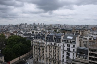 Paris 'in çatıları, Paris' in yükseklerinden çekilen fotoğraflar..