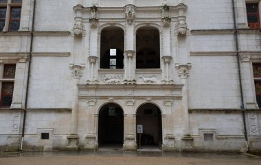 Rönesans Şatosu Azay-Le-Rideau, Fransa. 16. yüzyılda inşa edilmiş ve 19. yüzyılda büyütülmüş. Rönesans biçimi.