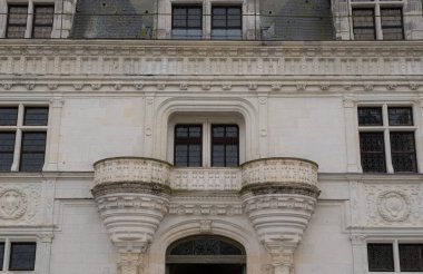 Fransa, Chenonceau 'daki Rönesans Kalesi. 16. yüzyılda inşa edilmiş ve 19. yüzyıla kadar genişletilmiştir. Rönesans biçimi.