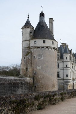 Fransa, Chenonceau 'daki Rönesans Kalesi. 16. yüzyılda inşa edilmiş ve 19. yüzyıla kadar genişletilmiştir. Rönesans biçimi.
