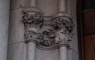 İspanya 'nın Barcelona şehrinde ilginç Art Nouveau Mimari Binaları ön yüzü. (Arquitectura modernista). Bu süslü binaların çoğu 20. yüzyılın başlarından kalma..