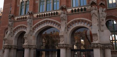 Barcelona Sanat Müzeleri, İspanya 'da. (Mimari modernist).