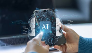 İş adamları dijital teknolojili telefon kullanıyorlar gelecekteki akıllı robot AI ağ büyük verileri, AI ile sohbet, ağ, teknoloji dönüşümü, Yapay Zeka interneti.