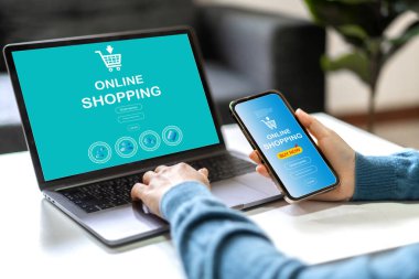 Moda alışverişi, alışveriş zamanı, yaz, satış, alım, satın alma, dijital pazarlama, sipariş ürünü, E-ticaret, süpermarket, platformlar, çevrimiçi alışveriş kavramı için insan kullanımı teknolojisi dizüstü bilgisayarı